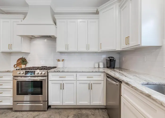 Charming Built In 2019 *