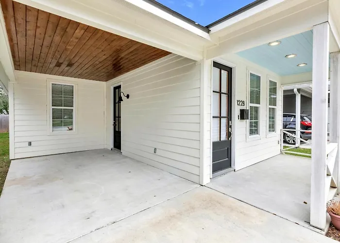Charming Built In 2019 Holiday home Lafayette